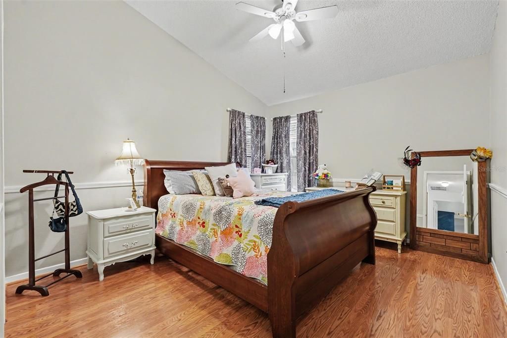 На продажу: $675,000 (4 спален, 2 ванн, 1903 Квадратных фут)