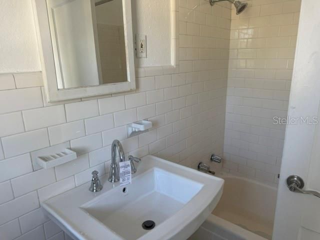 For Sale: $949,900 (4 beds, 4 baths, 2709 Square Feet)