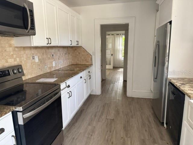 For Sale: $949,900 (4 beds, 4 baths, 2709 Square Feet)