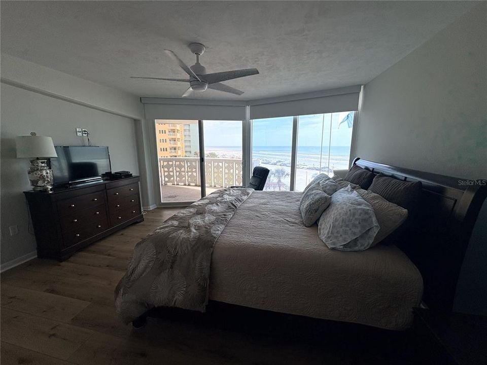 For Rent: $4,700 (2 beds, 2 baths, 1160 Square Feet)