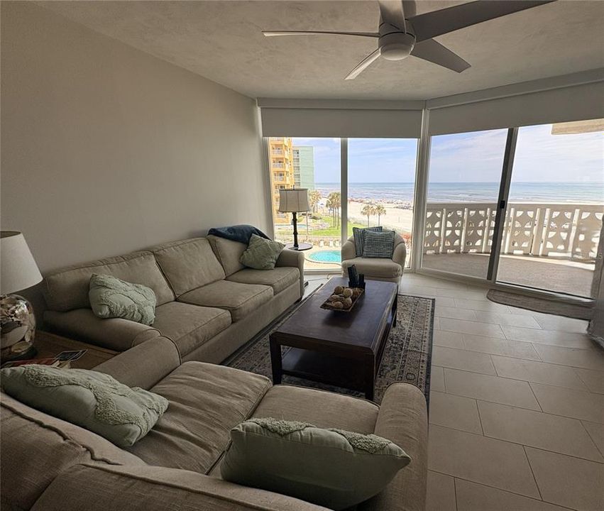 For Rent: $4,700 (2 beds, 2 baths, 1160 Square Feet)