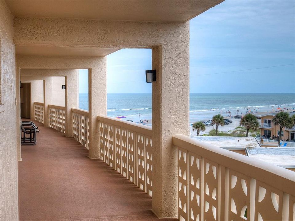 For Rent: $4,700 (2 beds, 2 baths, 1160 Square Feet)