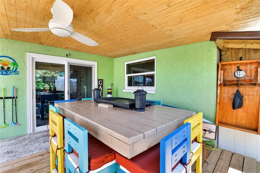 На продажу: $425,000 (3 спален, 2 ванн, 1211 Квадратных фут)