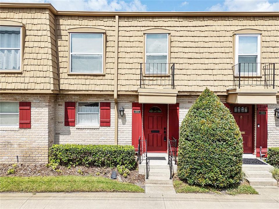 For Sale: $229,900 (2 beds, 1 baths, 1219 Square Feet)