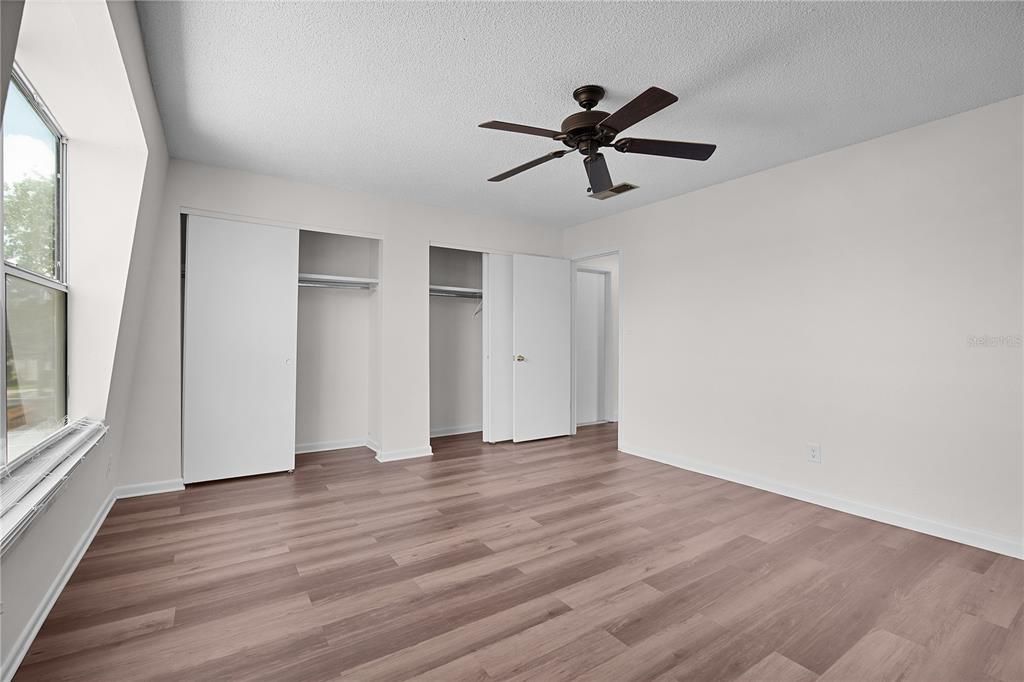 For Sale: $229,900 (2 beds, 1 baths, 1219 Square Feet)