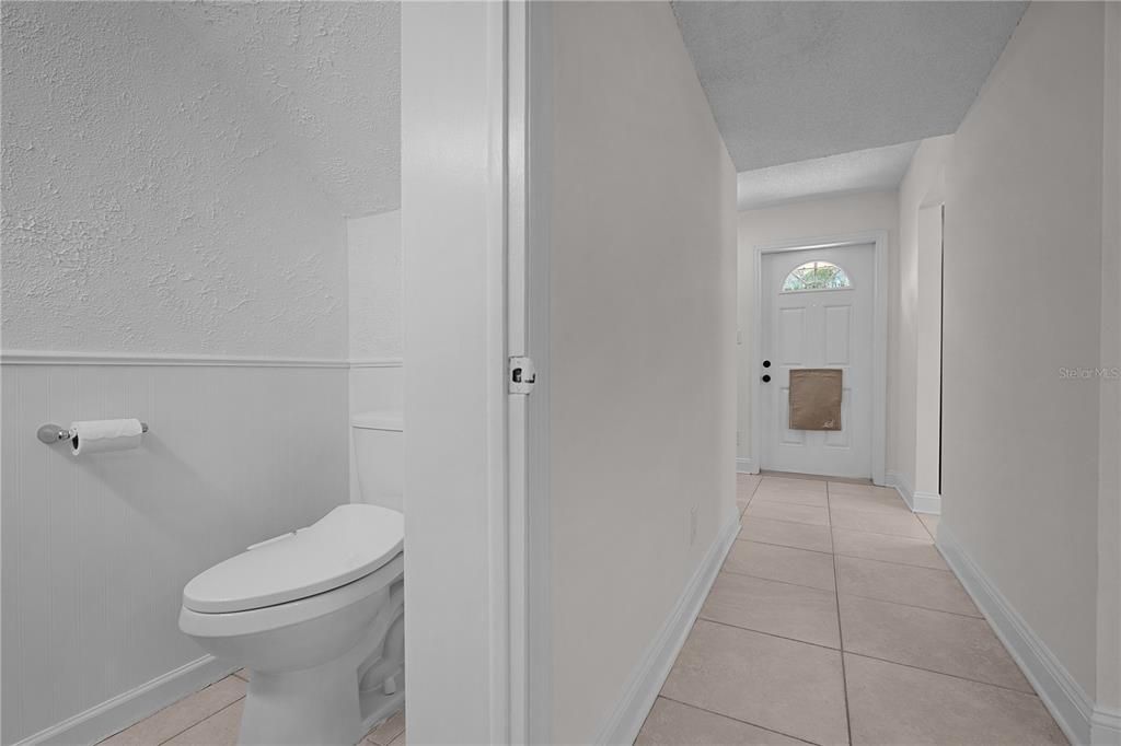 For Sale: $229,900 (2 beds, 1 baths, 1219 Square Feet)