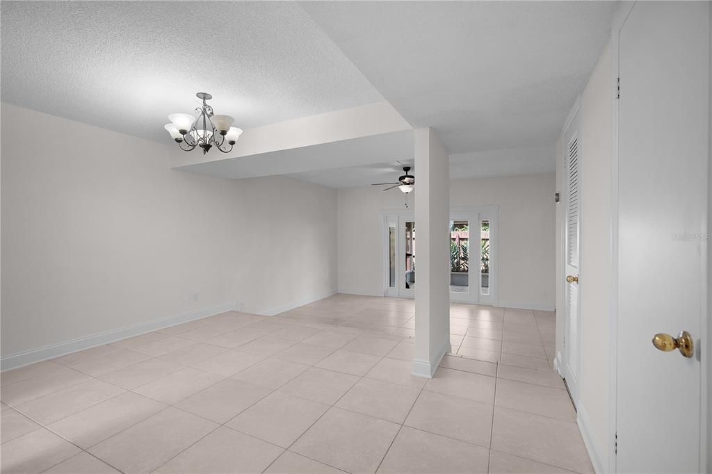 For Sale: $229,900 (2 beds, 1 baths, 1219 Square Feet)