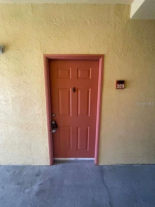 For Rent: $1,400 (1 beds, 1 baths, 643 Square Feet)