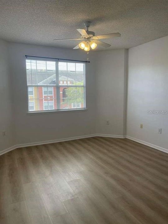 For Rent: $1,400 (1 beds, 1 baths, 643 Square Feet)