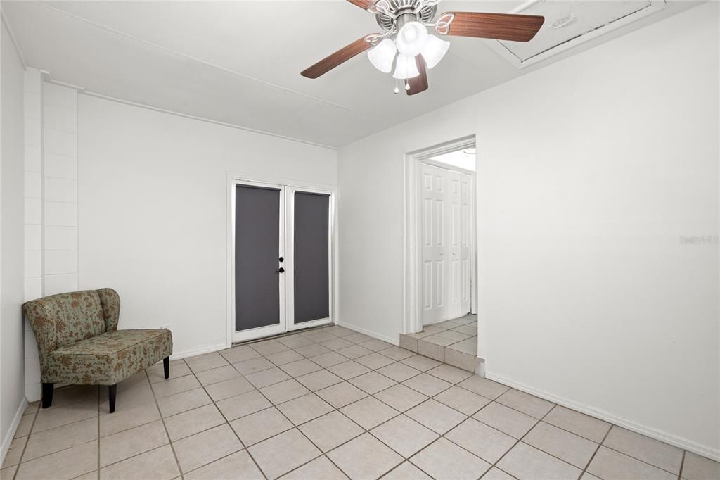 En Venta: $357,000 (4 camas, 2 baños, 1556 Pies cuadrados)