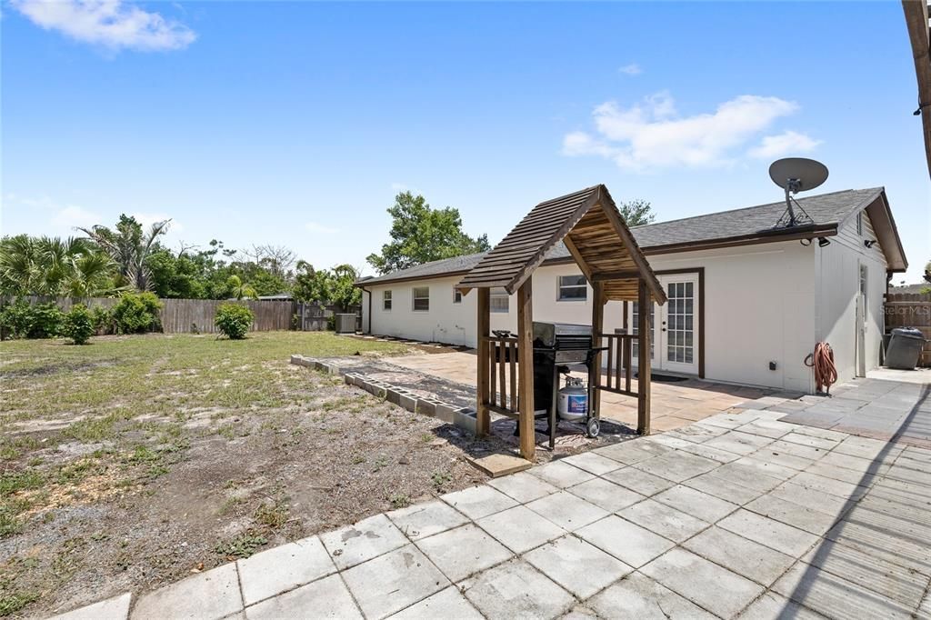 En Venta: $357,000 (4 camas, 2 baños, 1556 Pies cuadrados)
