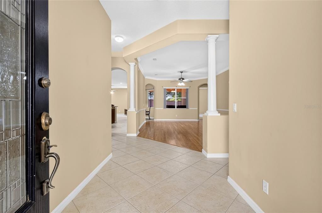 En Venta: $599,900 (3 camas, 2 baños, 2534 Pies cuadrados)