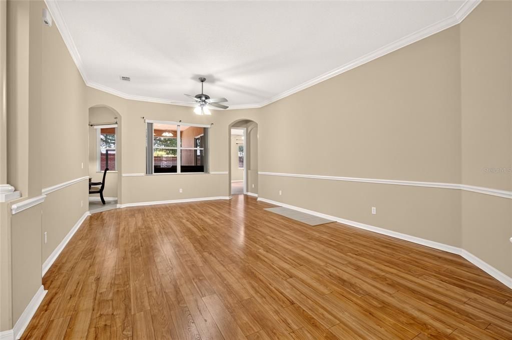 En Venta: $599,900 (3 camas, 2 baños, 2534 Pies cuadrados)