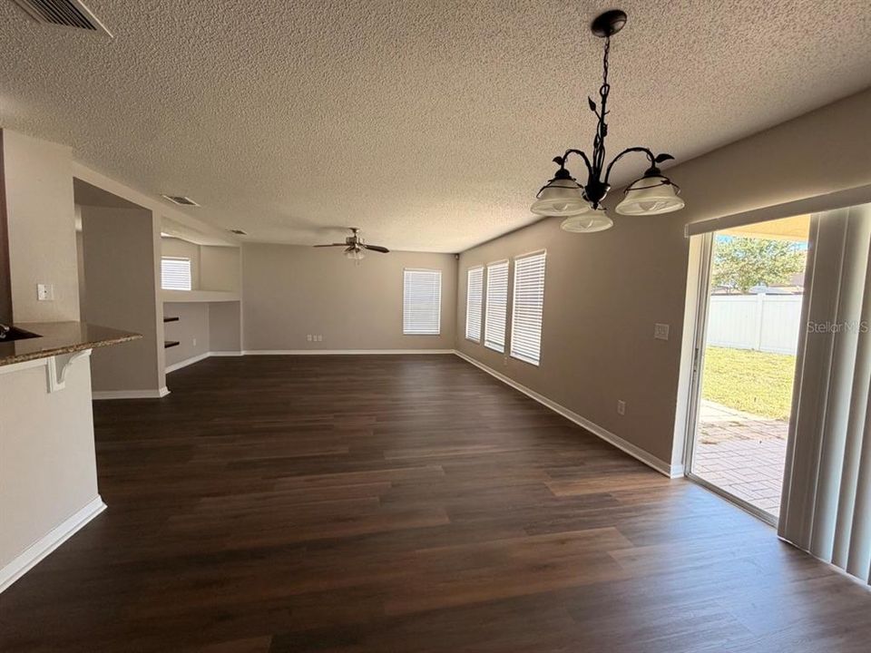 En Venta: $350,000 (3 camas, 2 baños, 2256 Pies cuadrados)