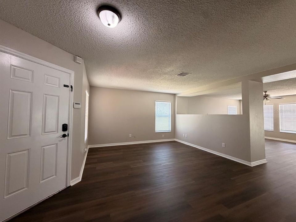 En Venta: $350,000 (3 camas, 2 baños, 2256 Pies cuadrados)