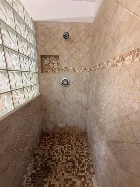 En Venta: $350,000 (3 camas, 2 baños, 2256 Pies cuadrados)