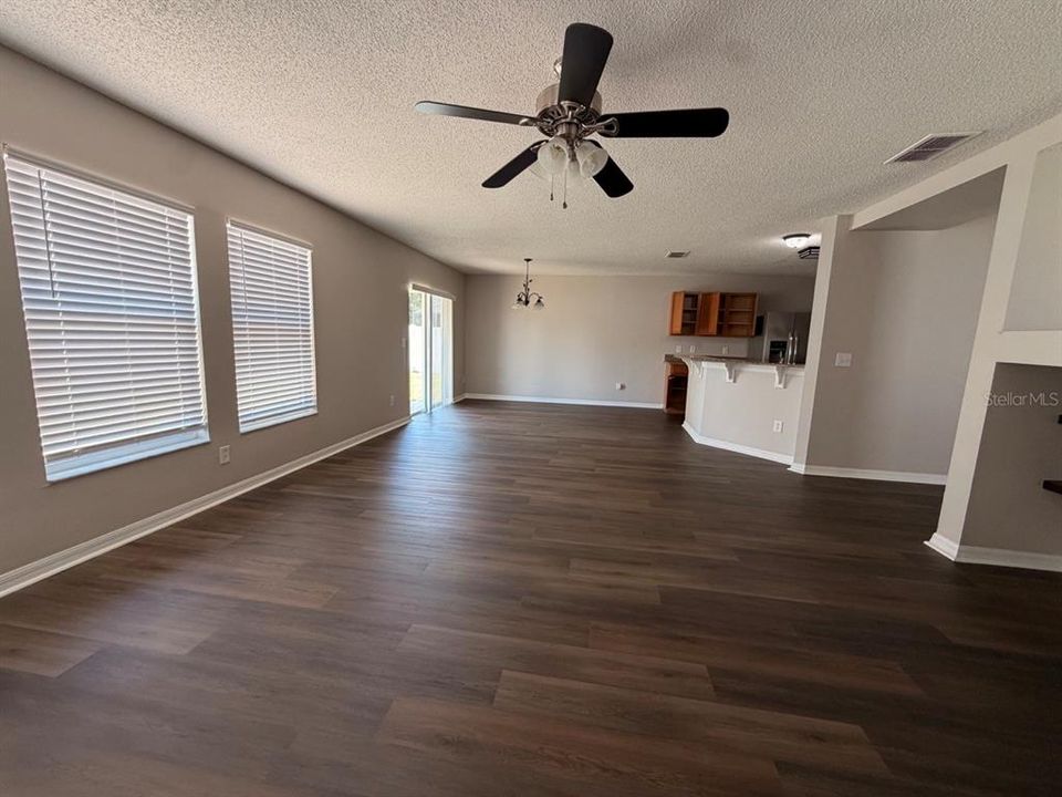 En Venta: $350,000 (3 camas, 2 baños, 2256 Pies cuadrados)