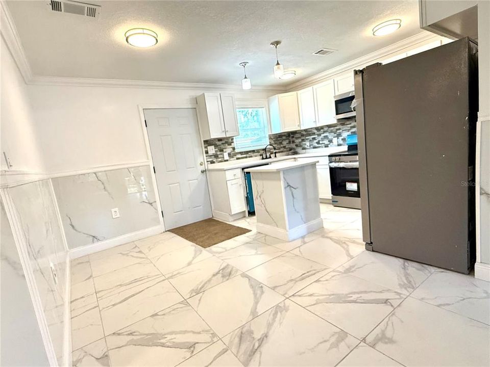 En Venta: $270,000 (3 camas, 2 baños, 972 Pies cuadrados)