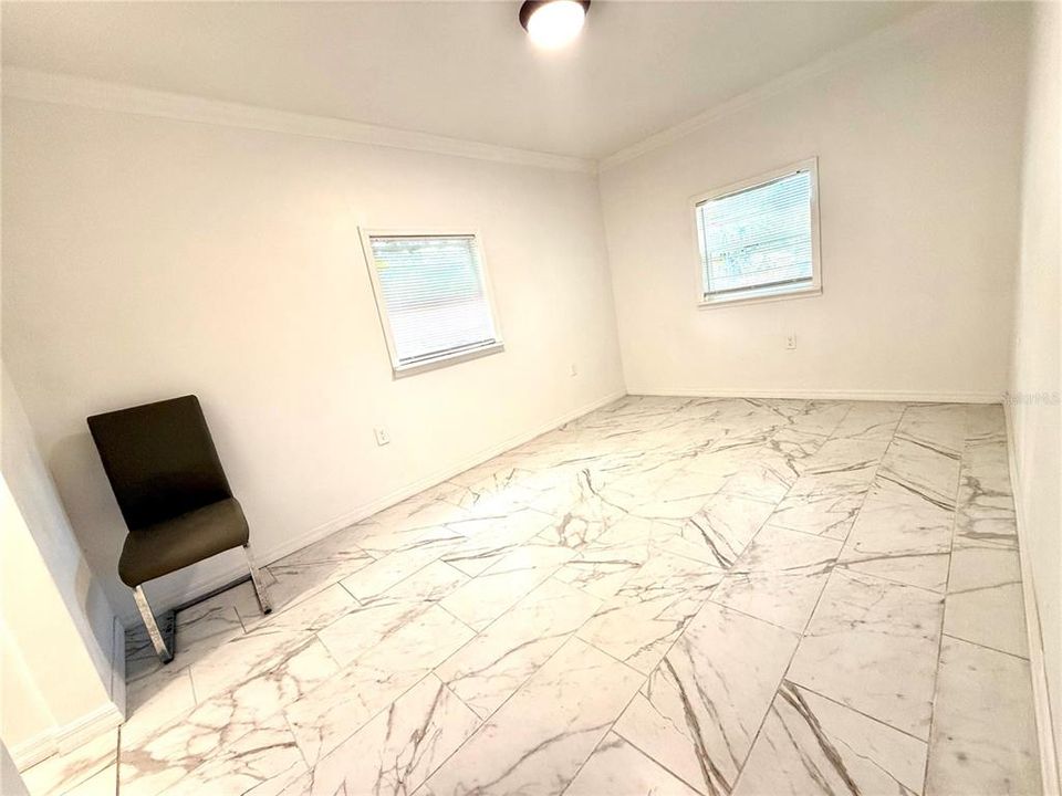 En Venta: $270,000 (3 camas, 2 baños, 972 Pies cuadrados)