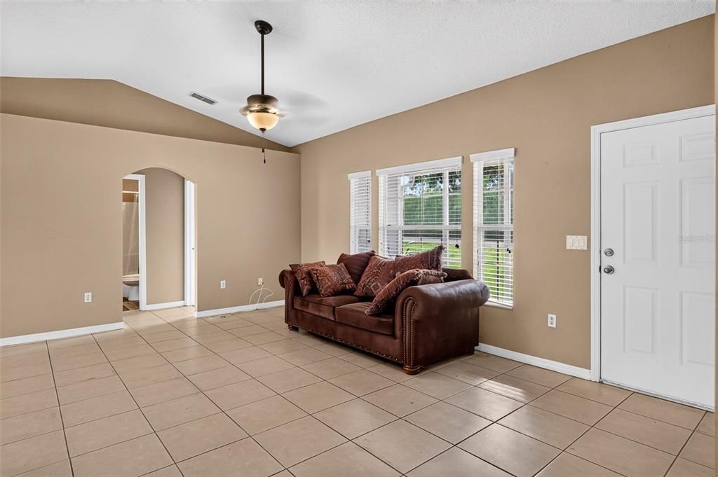 Active With Contract: $245,000 (3 beds, 2 baths, 1151 Square Feet)
