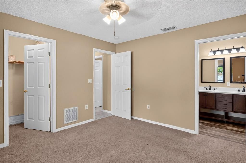 Active With Contract: $245,000 (3 beds, 2 baths, 1151 Square Feet)