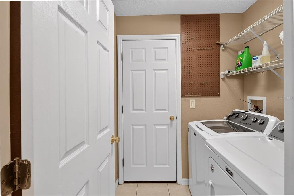 Active With Contract: $245,000 (3 beds, 2 baths, 1151 Square Feet)