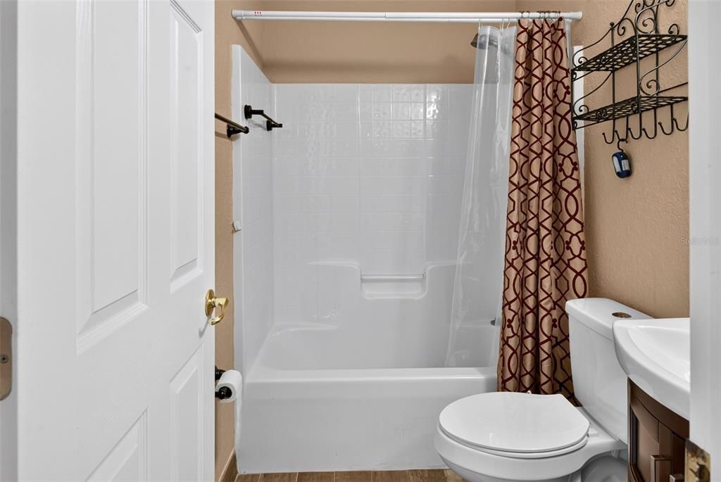 Active With Contract: $245,000 (3 beds, 2 baths, 1151 Square Feet)