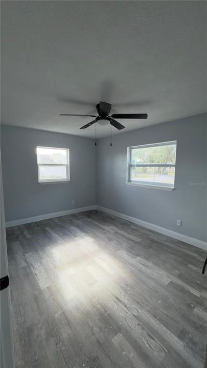For Sale: $359,000 (4 beds, 2 baths, 1084 Square Feet)