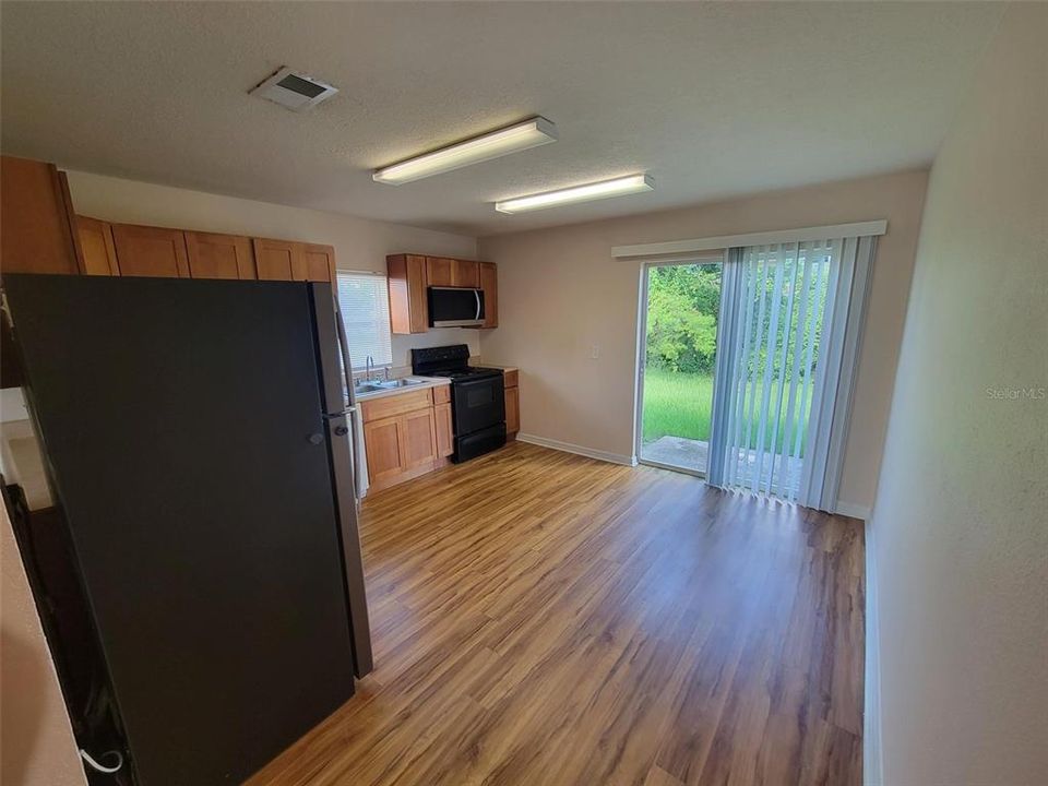 В аренду: $1,995 (3 спален, 2 ванн, 1288 Квадратных фут)