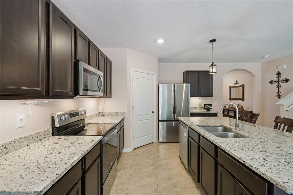 En Venta: $477,000 (5 camas, 3 baños, 2626 Pies cuadrados)