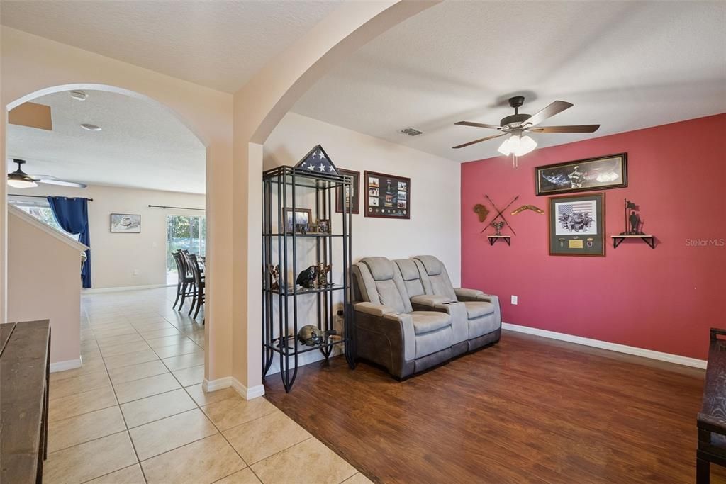 En Venta: $477,000 (5 camas, 3 baños, 2626 Pies cuadrados)