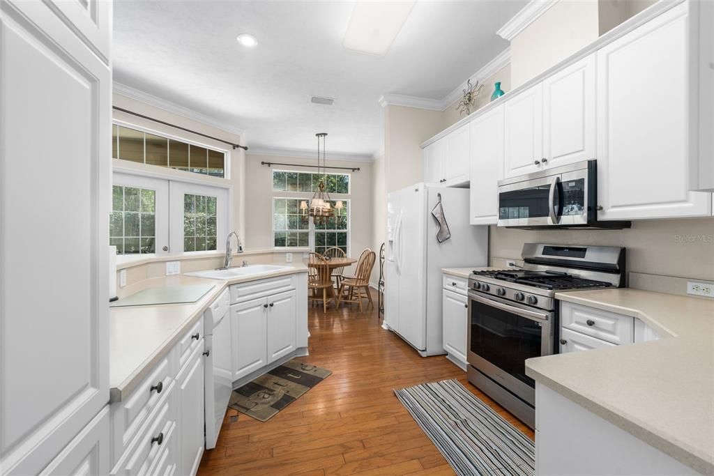 En Venta: $369,000 (3 camas, 2 baños, 1944 Pies cuadrados)
