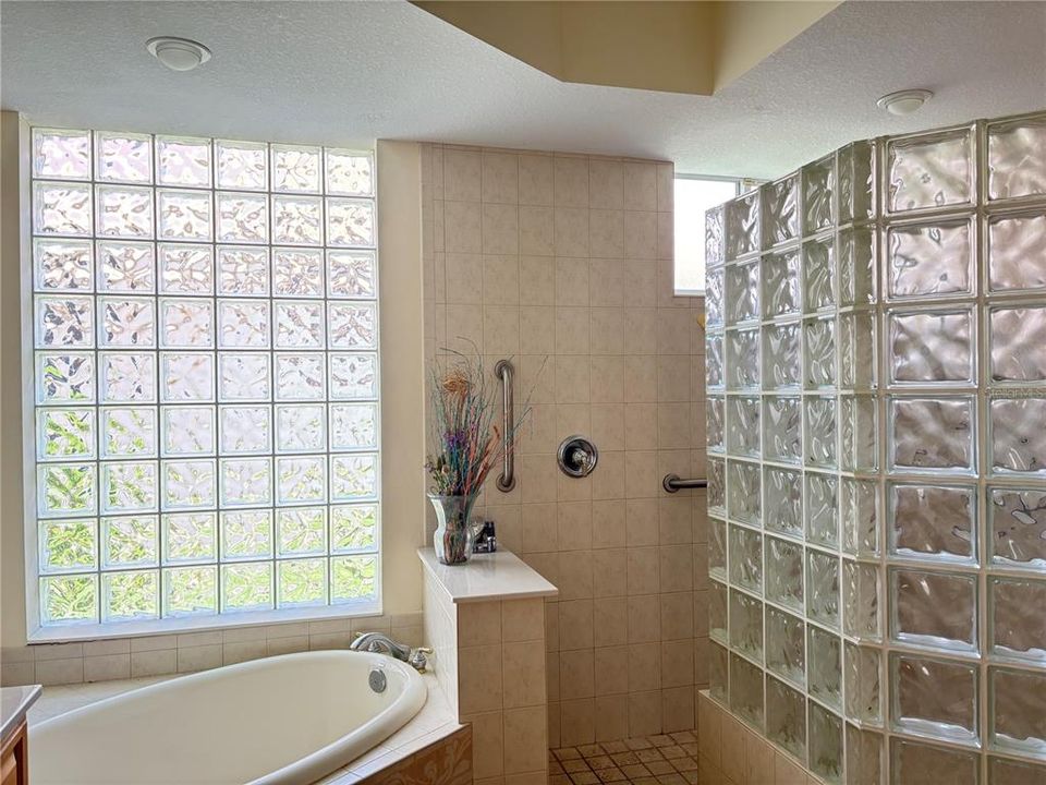 В аренду: $4,350 (5 спален, 3 ванн, 3230 Квадратных фут)