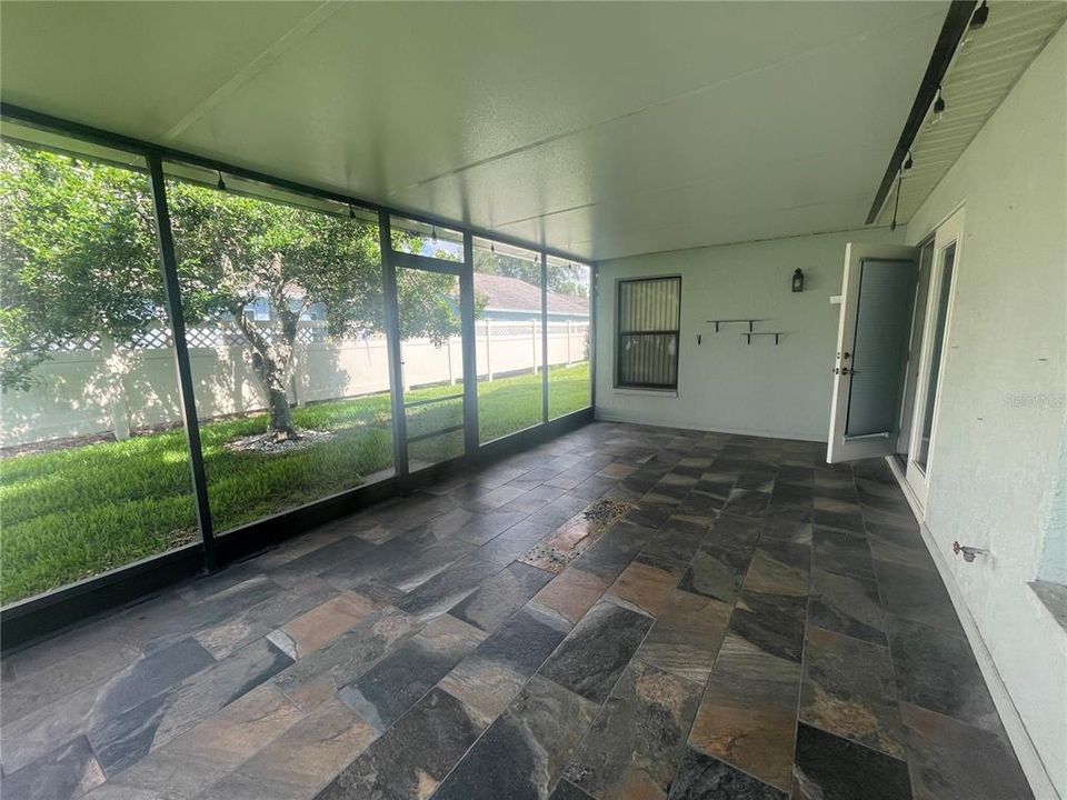 For Rent: $2,350 (3 beds, 2 baths, 1290 Square Feet)