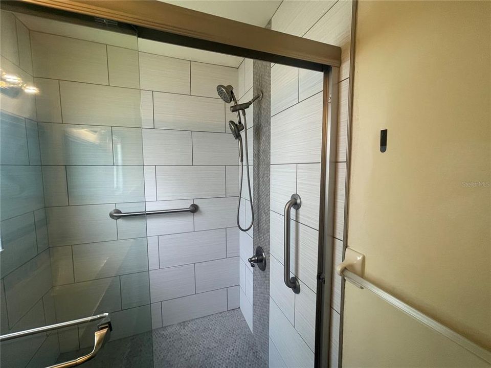 For Rent: $2,350 (3 beds, 2 baths, 1290 Square Feet)