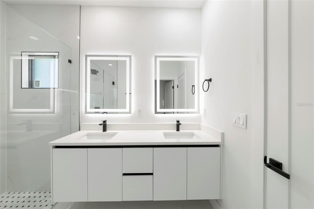 На продажу: $469,000 (4 спален, 3 ванн, 2401 Квадратных фут)