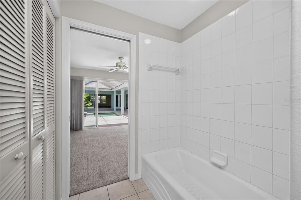 На продажу: $535,000 (3 спален, 3 ванн, 1954 Квадратных фут)