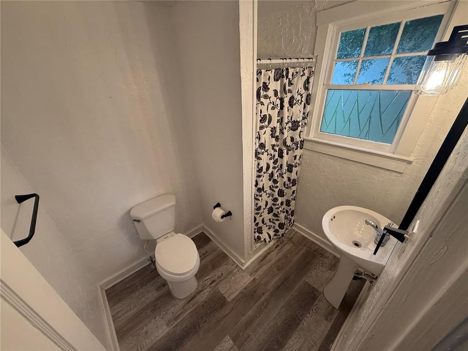 В аренду: $1,500 (2 спален, 1 ванн, 625 Квадратных фут)