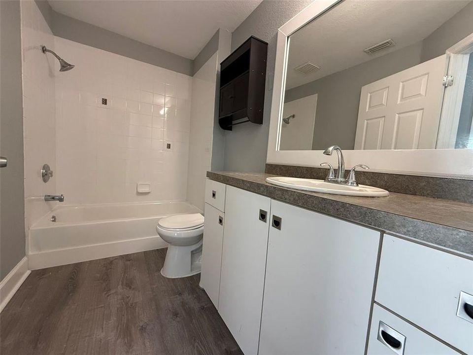В аренду: $1,895 (3 спален, 2 ванн, 1780 Квадратных фут)