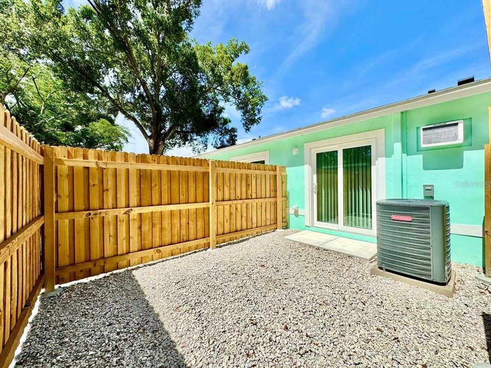В аренду: $900 (1 спален, 1 ванн, 253 Квадратных фут)