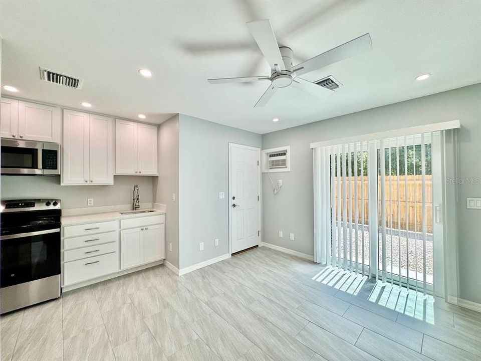 В аренду: $900 (1 спален, 1 ванн, 253 Квадратных фут)