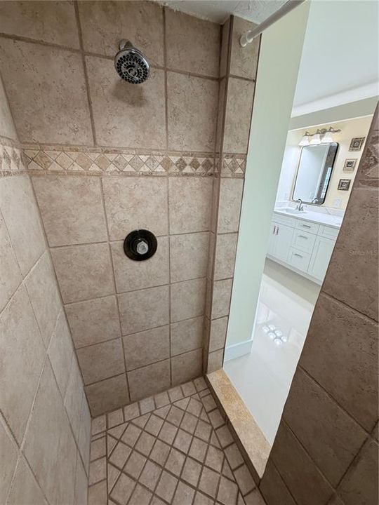 В аренду: $2,950 (4 спален, 2 ванн, 2146 Квадратных фут)