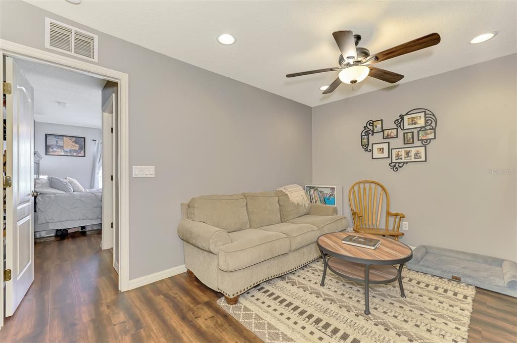 For Sale: $234,900 (2 beds, 2 baths, 1429 Square Feet)