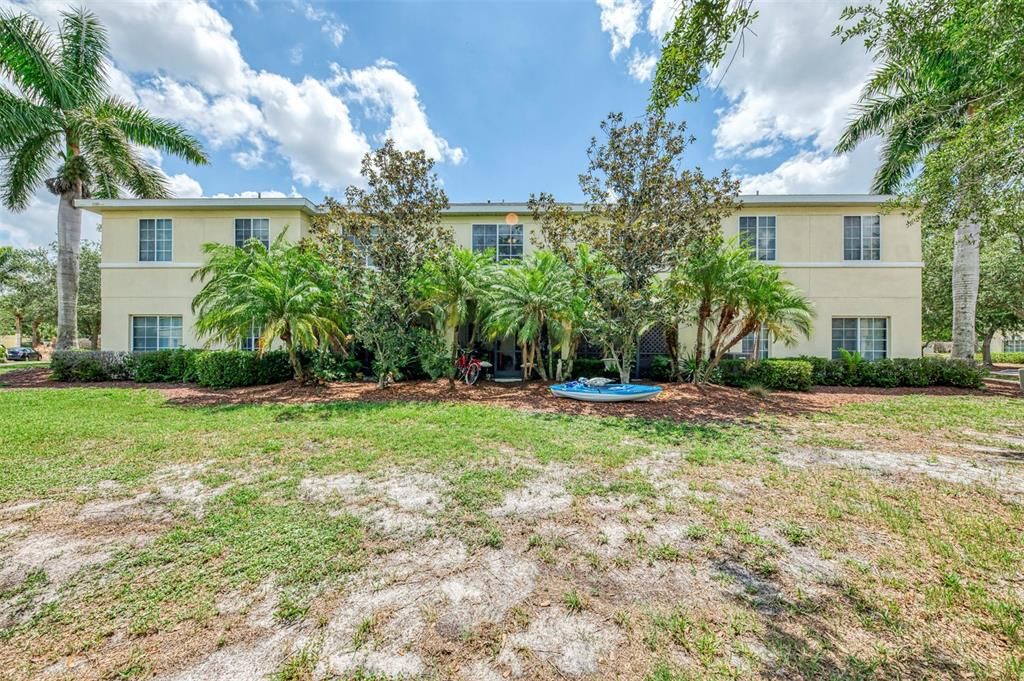 For Sale: $234,900 (2 beds, 2 baths, 1429 Square Feet)
