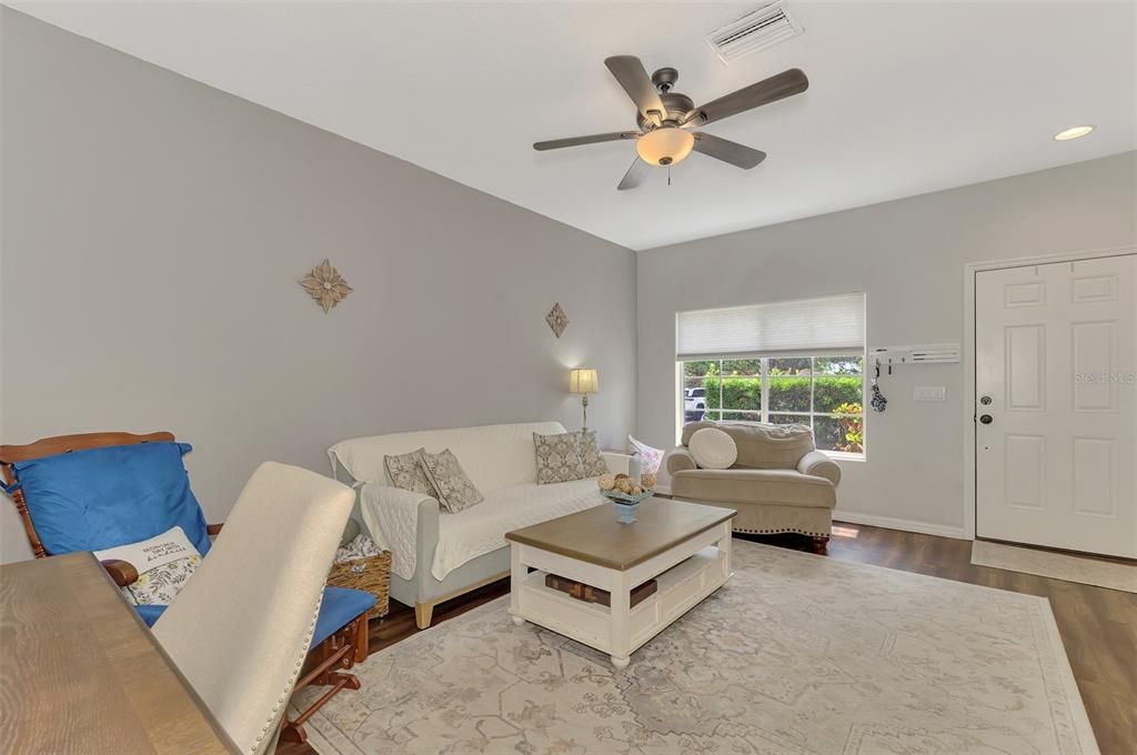 For Sale: $234,900 (2 beds, 2 baths, 1429 Square Feet)