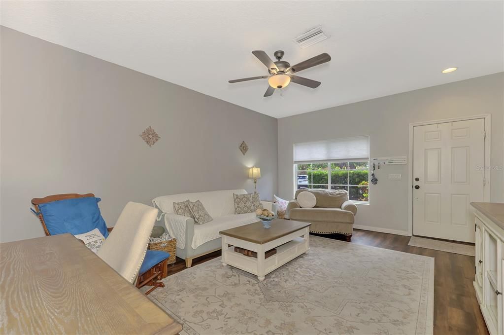 For Sale: $234,900 (2 beds, 2 baths, 1429 Square Feet)