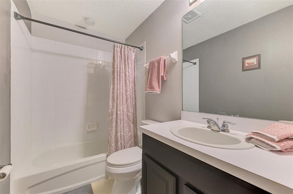 For Sale: $234,900 (2 beds, 2 baths, 1429 Square Feet)