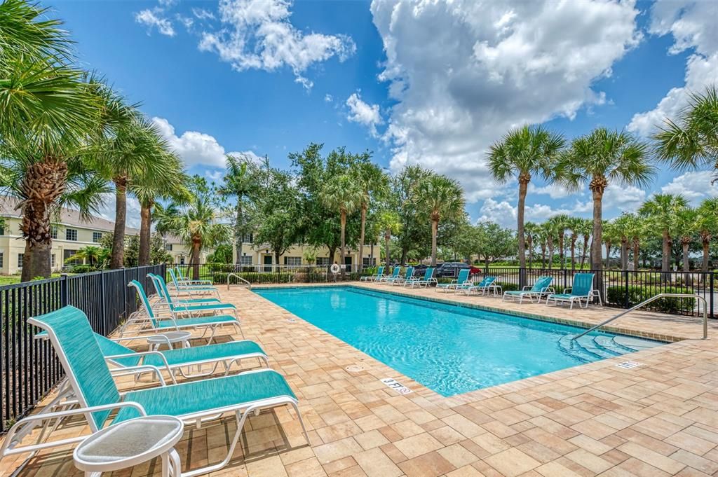 For Sale: $234,900 (2 beds, 2 baths, 1429 Square Feet)