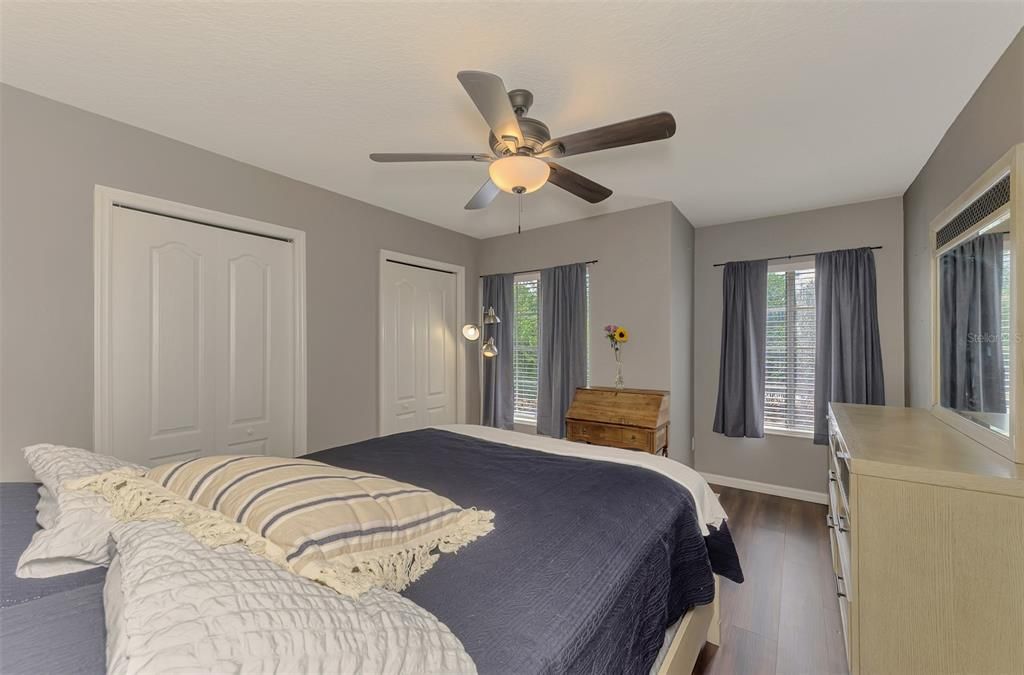 For Sale: $234,900 (2 beds, 2 baths, 1429 Square Feet)