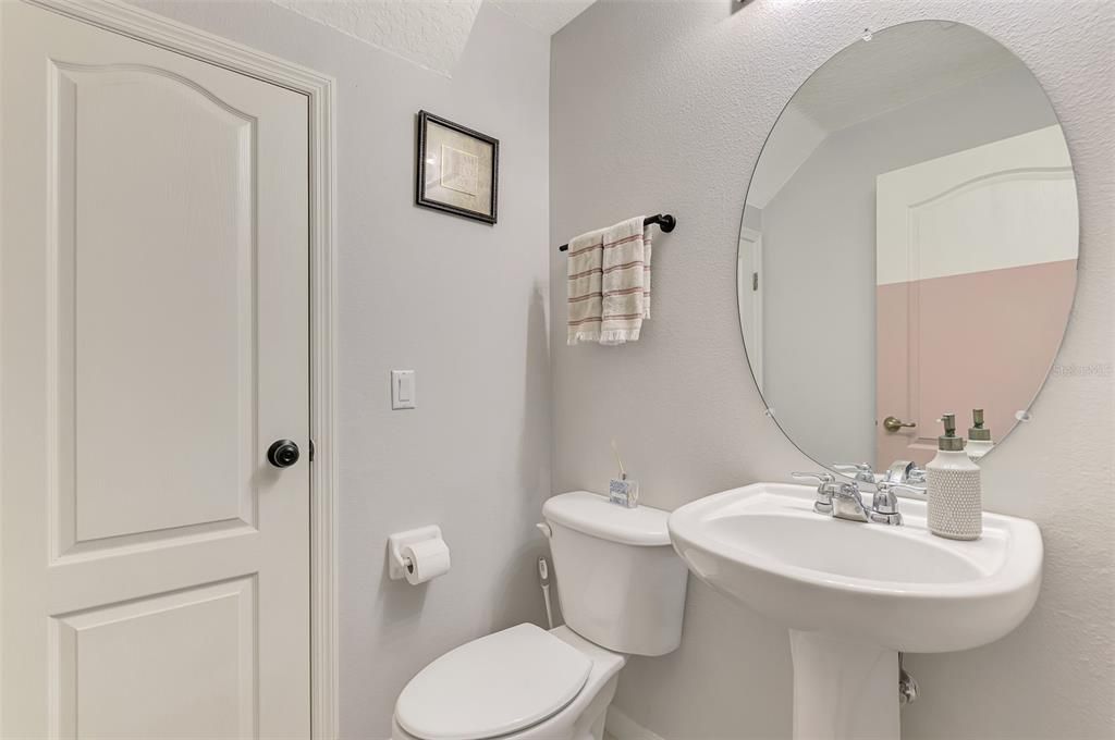 For Sale: $234,900 (2 beds, 2 baths, 1429 Square Feet)